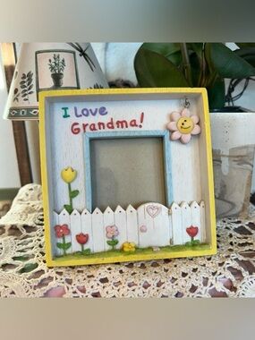 VTG Y2K I Love Grandma 3D Garden Picture Frame W Yellow Trim by Russ Scribbles